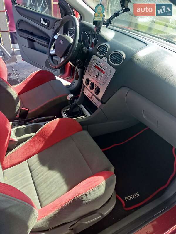 Хэтчбек Ford Focus 2008 в Самборе