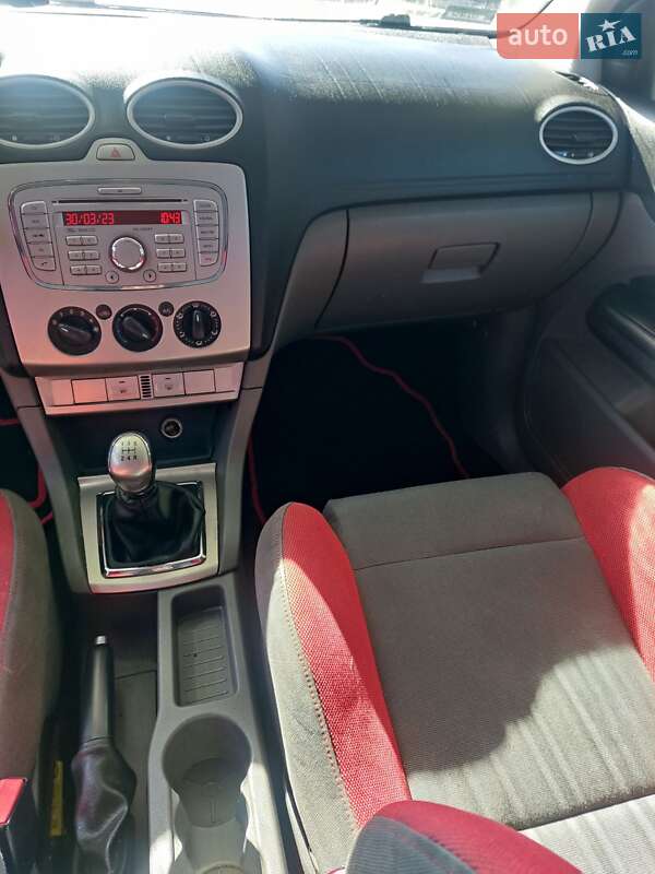Хэтчбек Ford Focus 2008 в Самборе