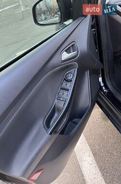 Седан Ford Focus 2012 в 