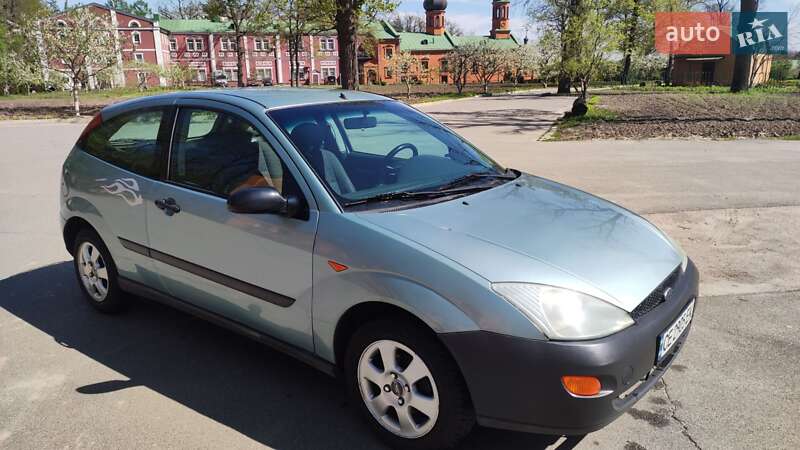 Хэтчбек Ford Focus 1999 в Черновцах