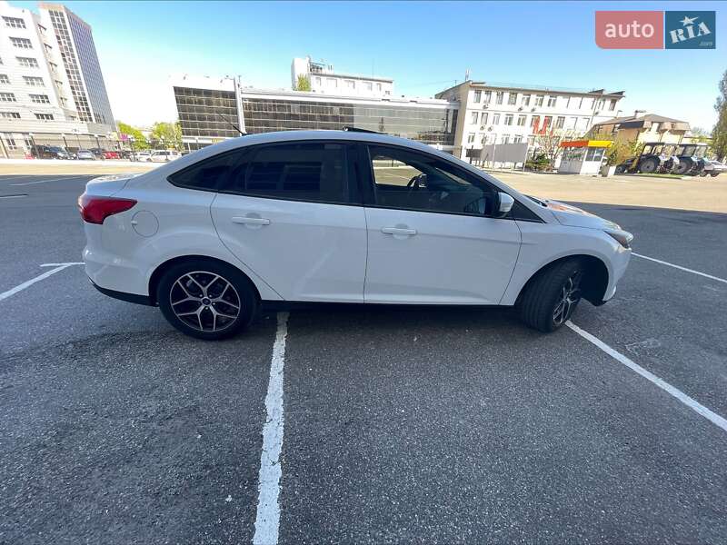 Седан Ford Focus 2017 в Киеве