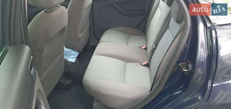 Хэтчбек Ford Focus 2006 в Томашполе фото 18 Хэтчбек Ford Focus 2006 в Томашполе