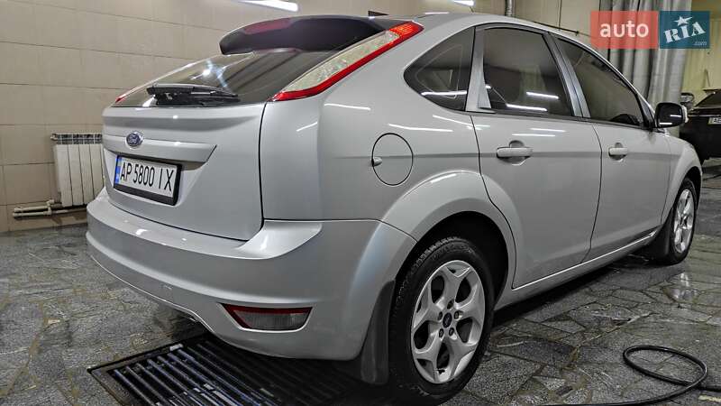 Хетчбек Ford Focus 2010 в Солоному