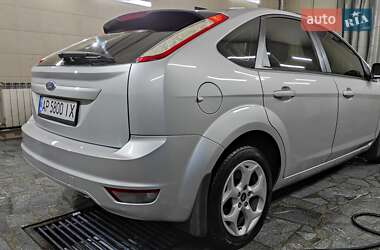 Хэтчбек Ford Focus 2010 в 