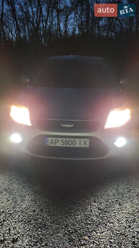Хетчбек Ford Focus 2010 в Солоному