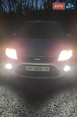 Хэтчбек Ford Focus 2010 в 