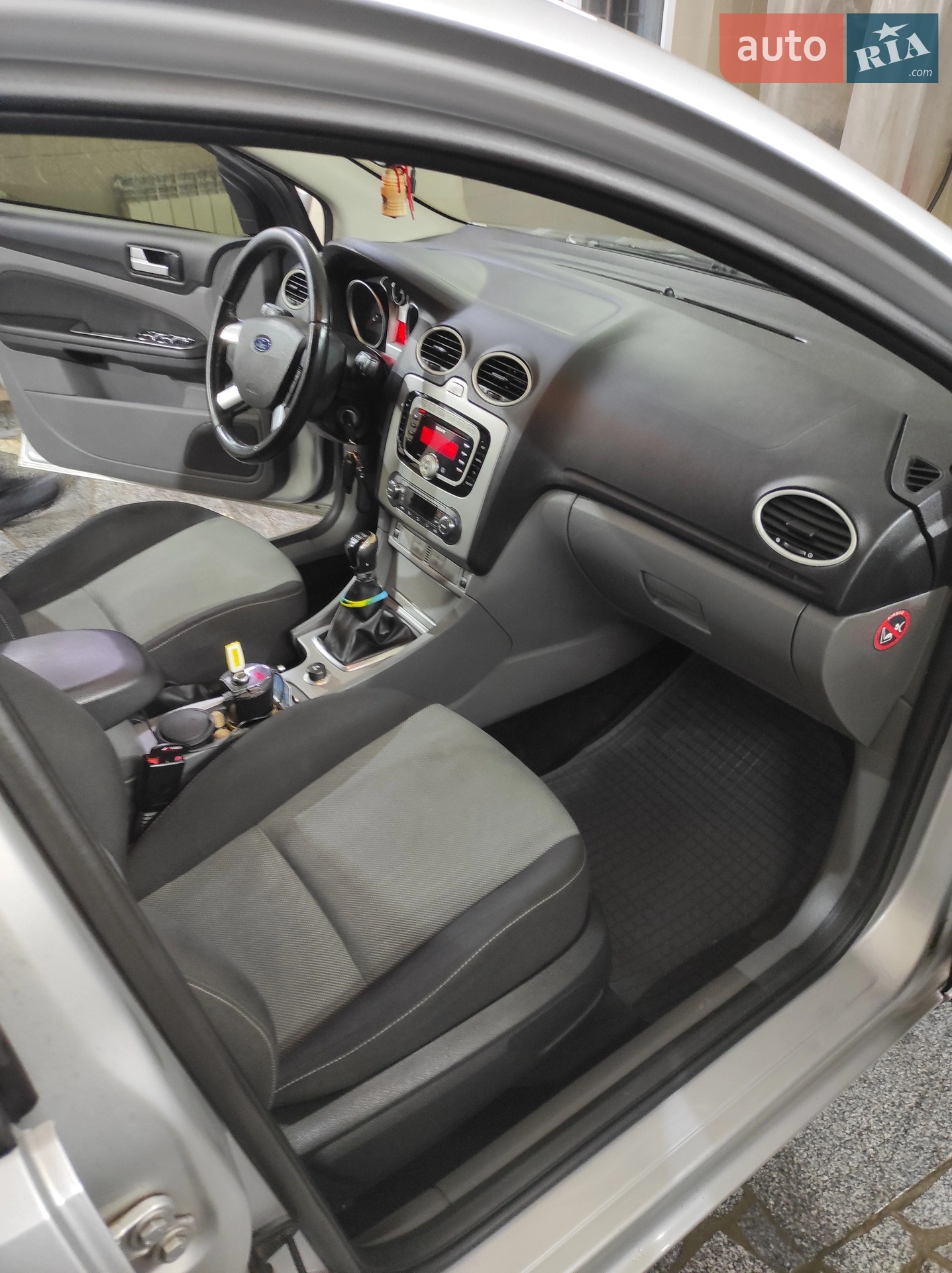 2010 Ford Focus - мініатюра 10