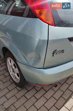 Хэтчбек Ford Focus 1999 в Черновцах