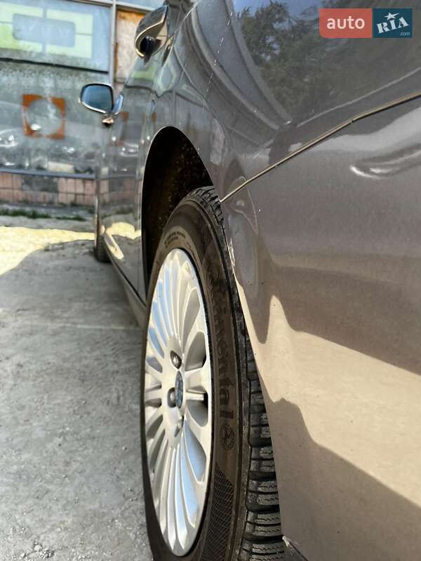 Универсал Ford Focus 2012 в Новояворовске