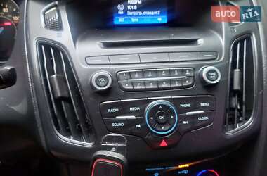 Седан Ford Focus 2015 в 