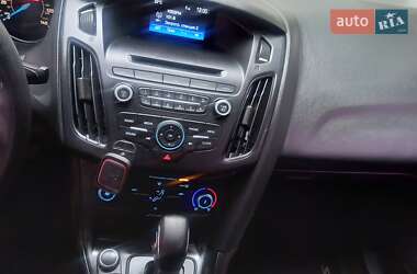 Седан Ford Focus 2015 в 