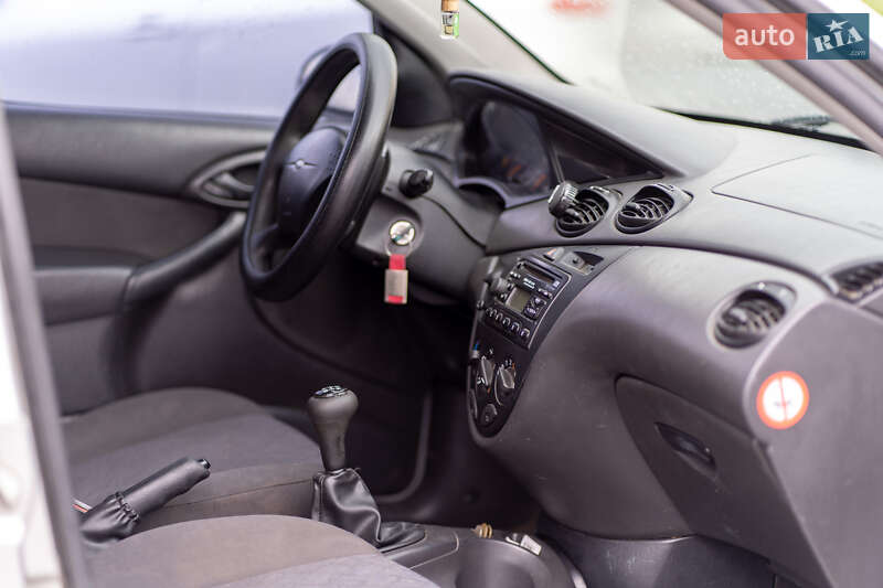 Хэтчбек Ford Focus 2001 в Львове фото 13 Хэтчбек Ford Focus 2001 в Львове