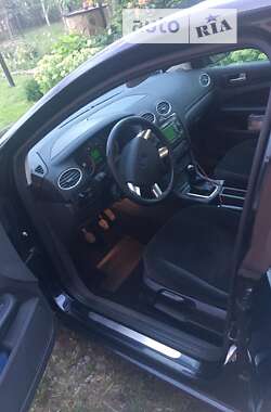 Хэтчбек Ford Focus 2005 в 