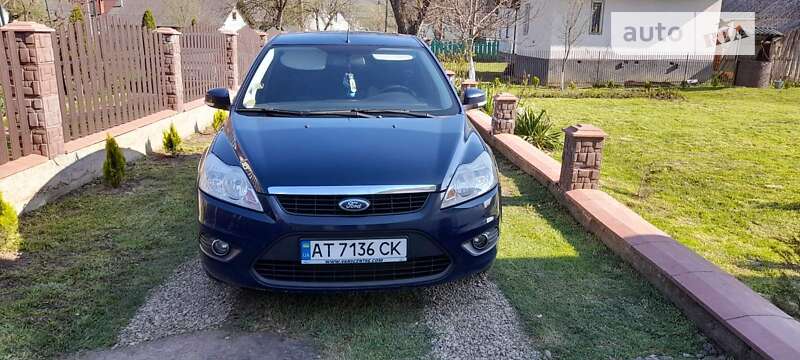 Хэтчбек Ford Focus 2011 в Болехове