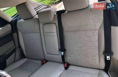 Хэтчбек Ford Focus 2012 в 