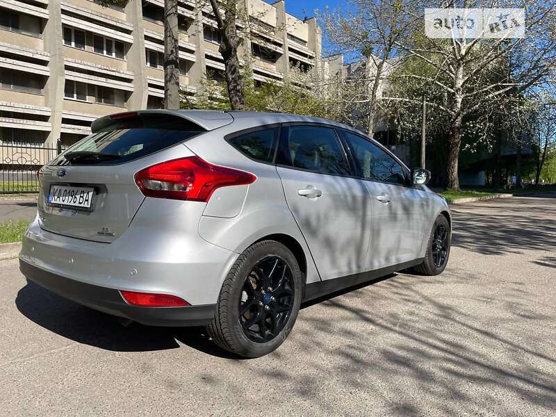 Хэтчбек Ford Focus 2015 в Киеве