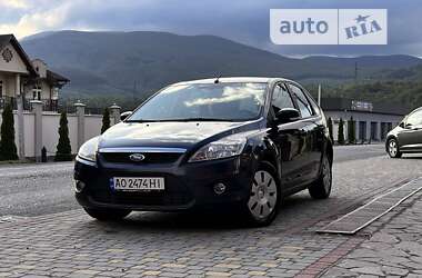 Хэтчбек Ford Focus 2010 в 