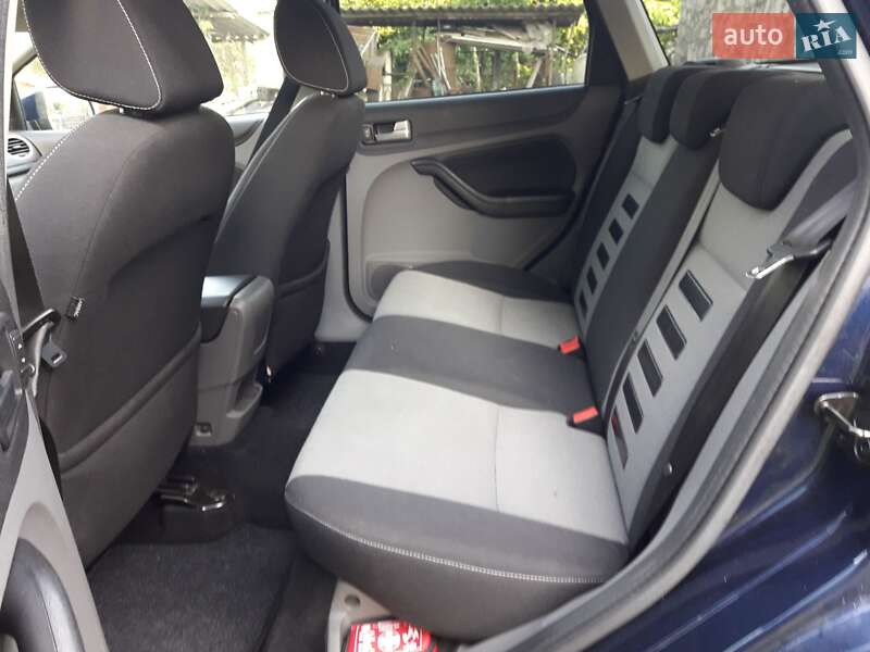 Универсал Ford Focus 2010 в Богодухове