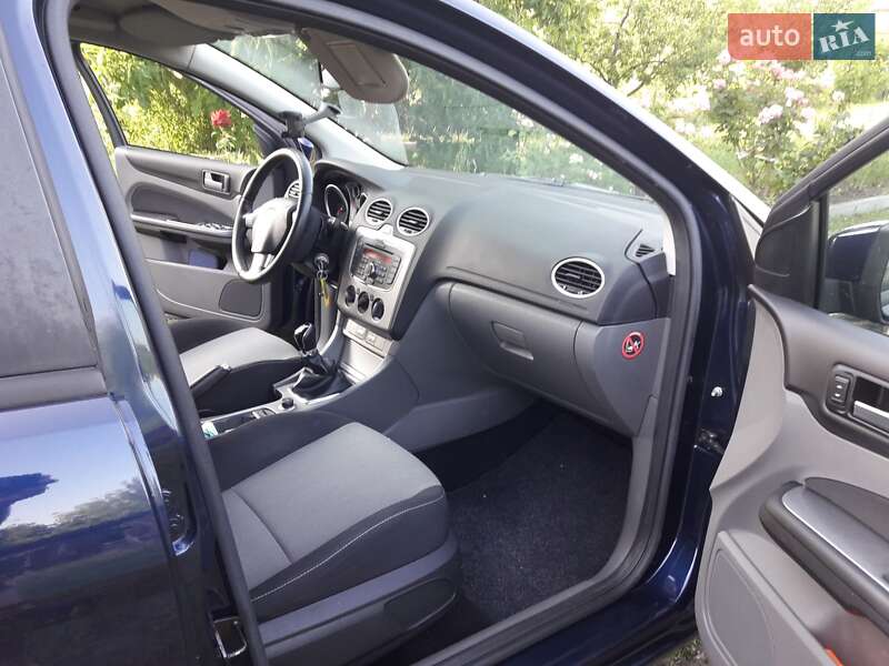 Универсал Ford Focus 2010 в Богодухове