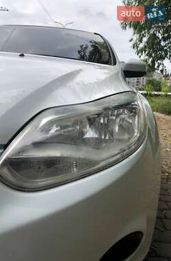 Хэтчбек Ford Focus 2013 в 