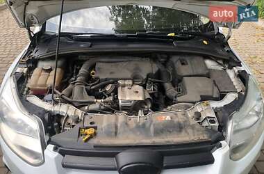 Хэтчбек Ford Focus 2013 в 