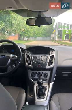 Хэтчбек Ford Focus 2013 в 