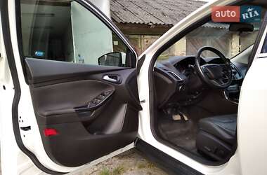 Седан Ford Focus 2015 в 