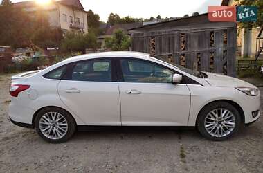 Седан Ford Focus 2015 в 