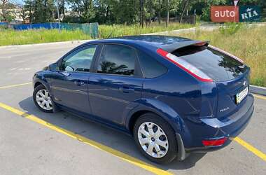 Хэтчбек Ford Focus 2010 в 