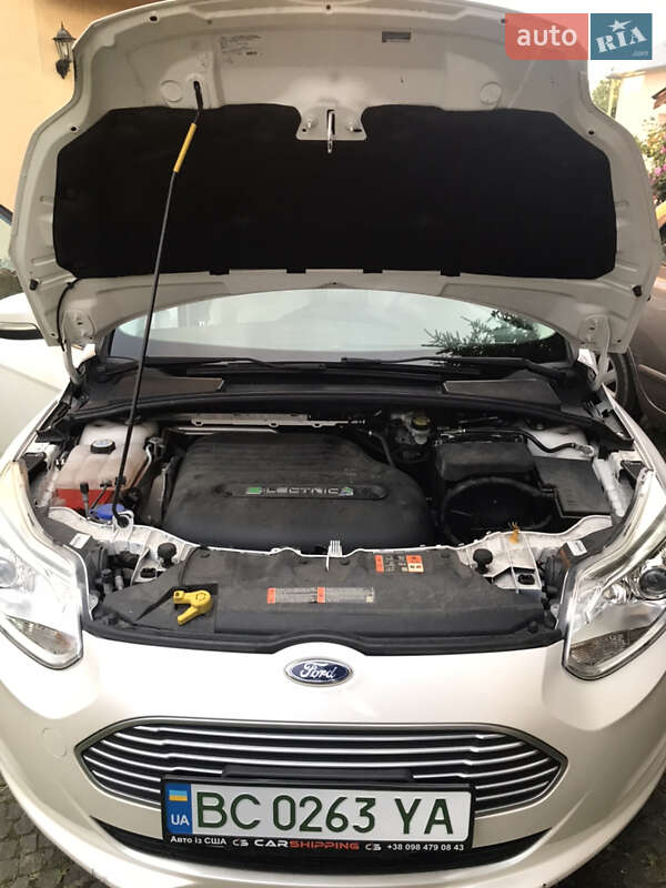 Хэтчбек Ford Focus 2012 в Буске