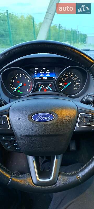 Хэтчбек Ford Focus 2016 в Днепре