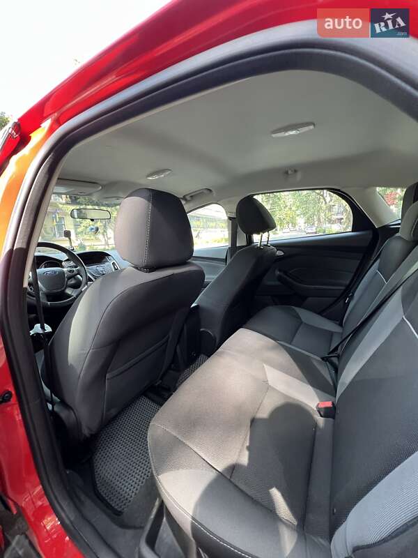 Хэтчбек Ford Focus 2014 в Харькове