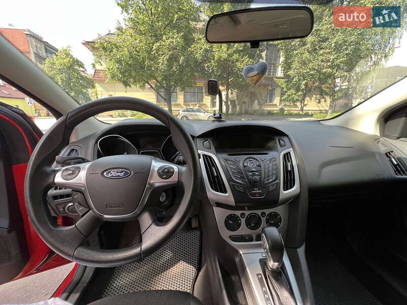 Хэтчбек Ford Focus 2014 в Харькове
