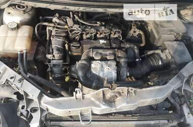 Хэтчбек Ford Focus 2005 в 