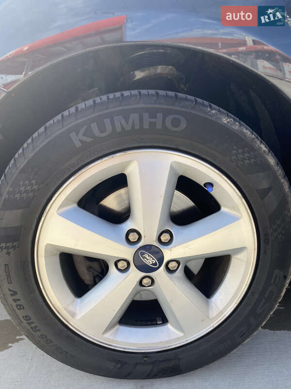 Хэтчбек Ford Focus 2006 в Тячеве