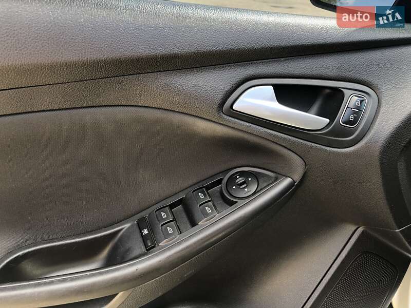 Седан Ford Focus 2015 в Николаеве фото 34 Седан Ford Focus 2015 в Николаеве