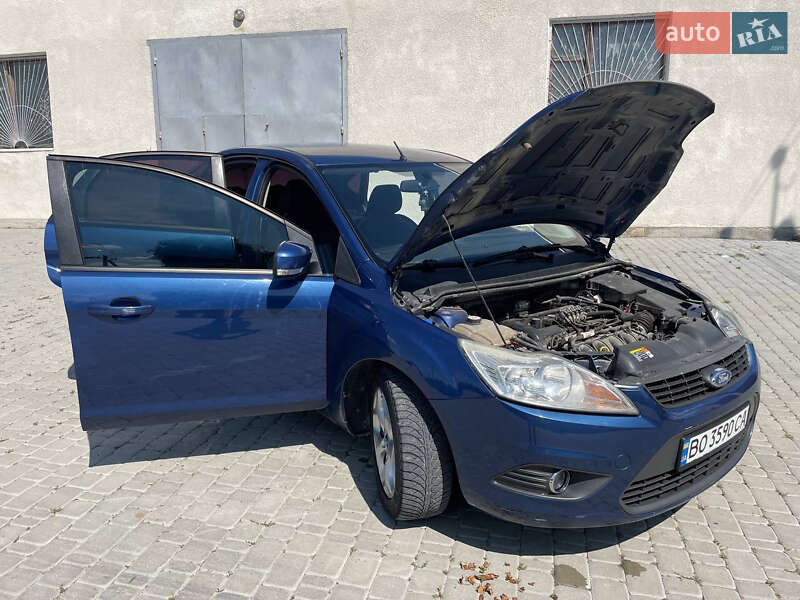 Хэтчбек Ford Focus 2008 в Борщеве