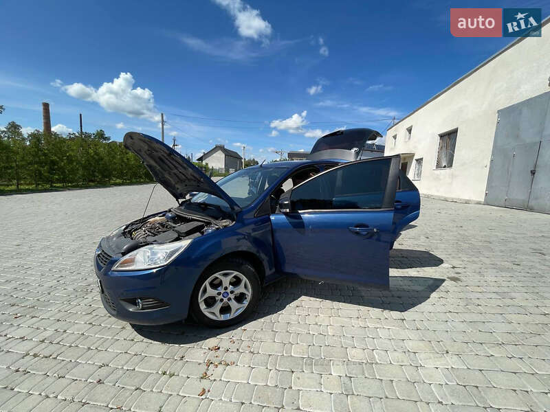 Хэтчбек Ford Focus 2008 в Борщеве