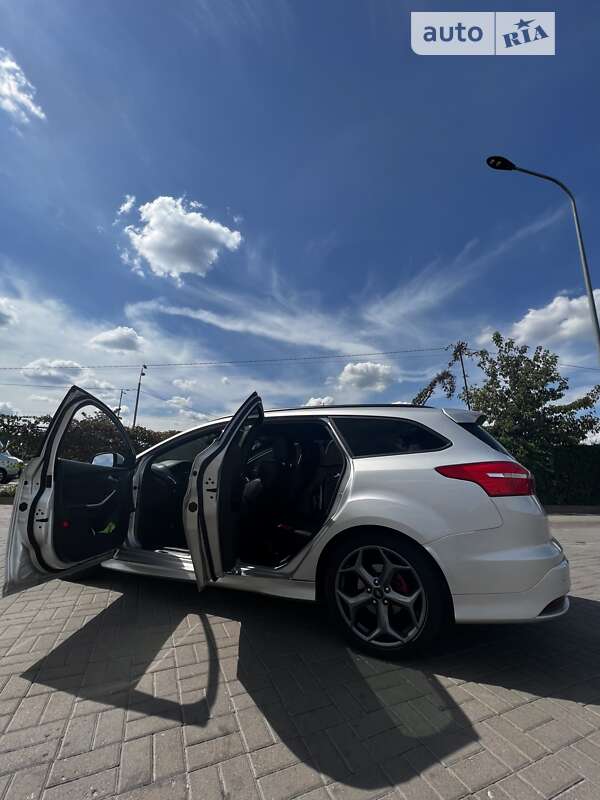 Универсал Ford Focus 2018 в Киеве фото 8 Универсал Ford Focus 2018 в Киеве