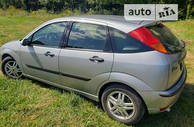 Хэтчбек Ford Focus 2002 в 