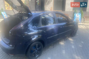 Хэтчбек Ford Focus 2006 в Сваляве