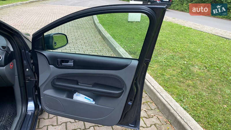 Универсал Ford Focus 2009 в Новояворовске
