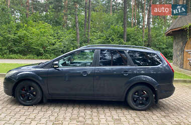 Универсал Ford Focus 2009 в Новояворовске