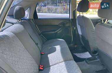 Седан Ford Focus 2001 в 