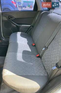 Седан Ford Focus 2001 в 