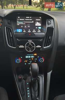Хэтчбек Ford Focus 2017 в 
