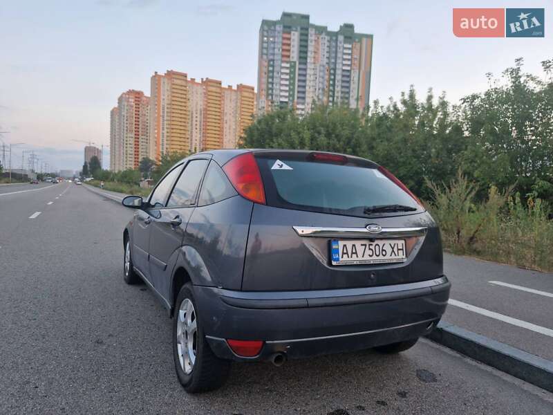 Хэтчбек Ford Focus 2002 в Киеве