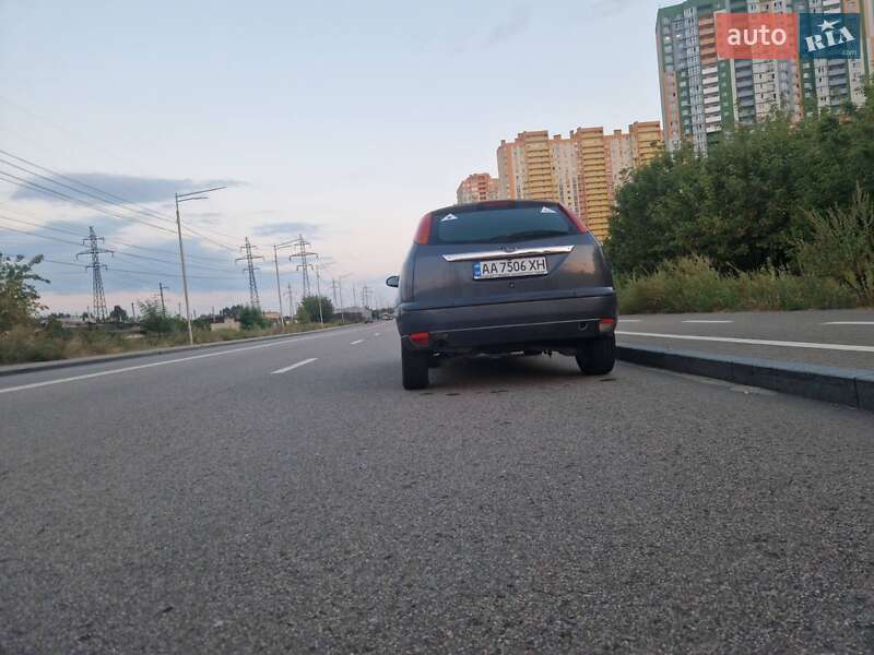 Хэтчбек Ford Focus 2002 в Киеве
