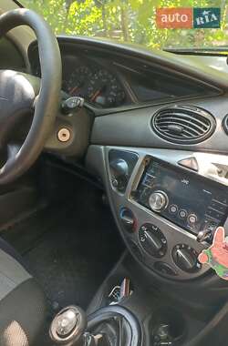 Седан Ford Focus 2003 в 