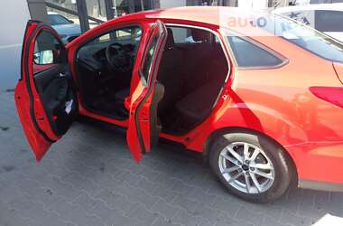 Седан Ford Focus 2015 в 